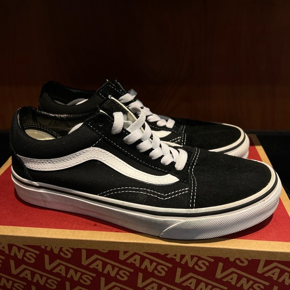 Old Skool Vans black and white woman - Picture 2 of 3